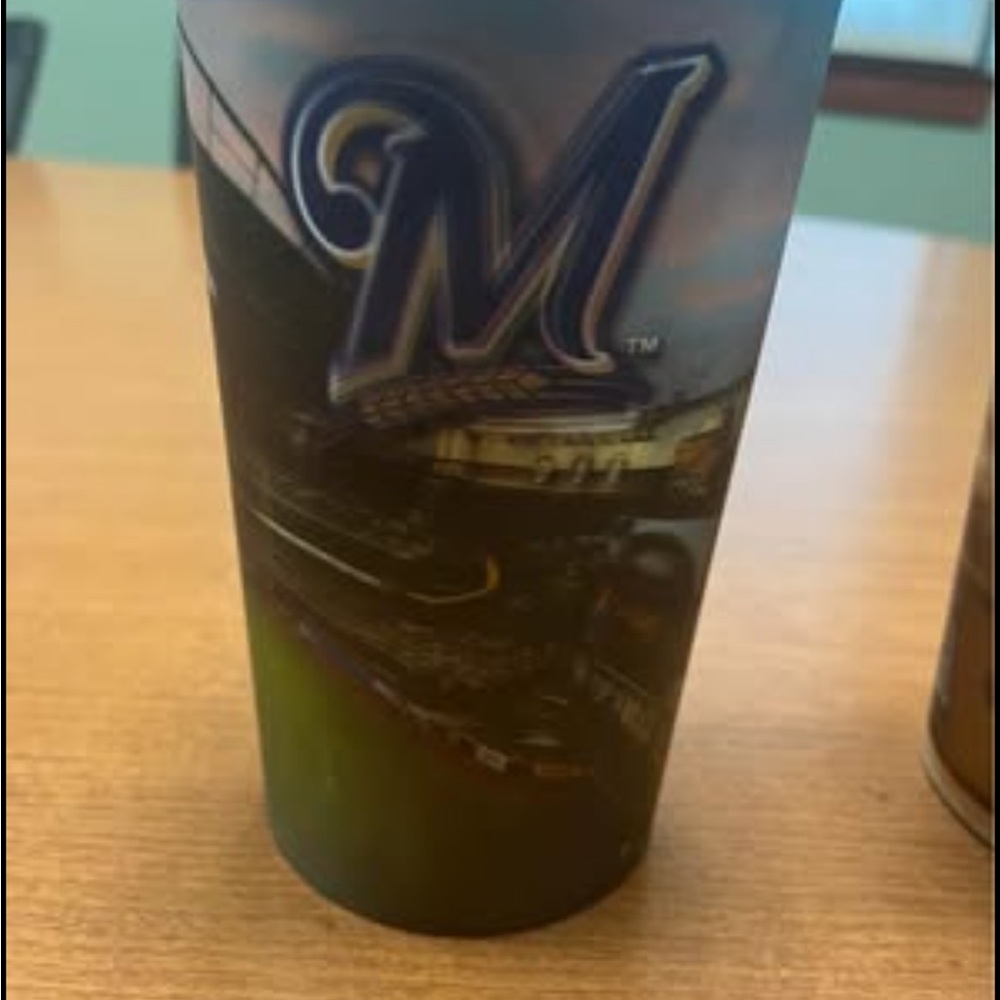 Milwaukee Brewer Holographic Cups - Picture 3 of 3